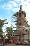 Вид храма с вновь построенной колокольней